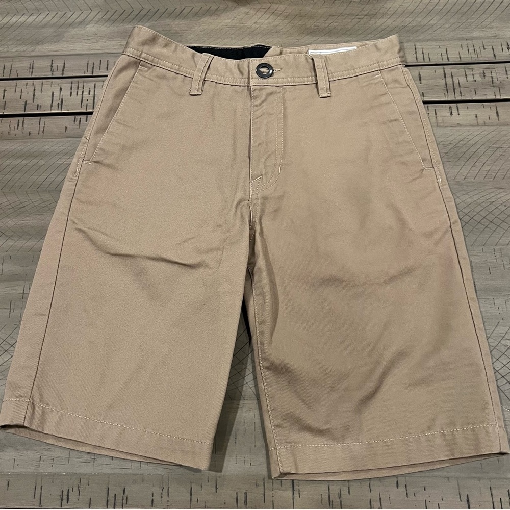 Volcom Boys Frickin Chino Shorts Size 26. EUC. Khaki.